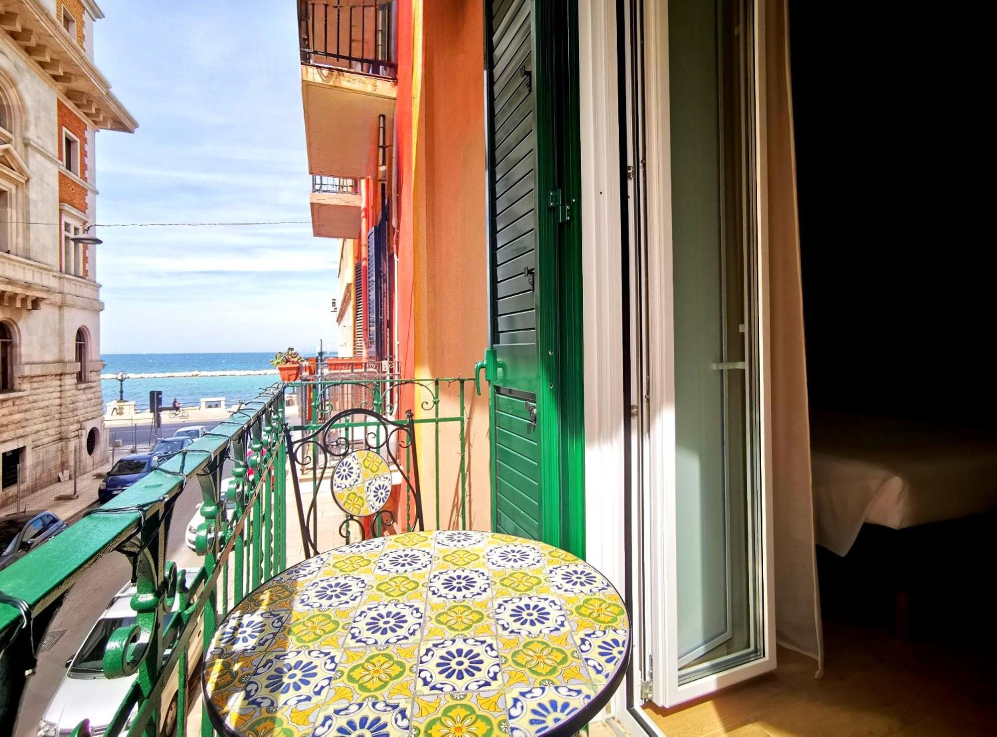 Cattaro 65 - Flexible Check-In Apartments Bari Luaran gambar